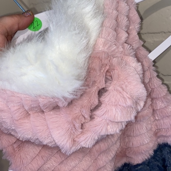 Vest baby Faux fur hooded sparkly gray pink lined‎ warm NEW 24 months old girl - Picture 5 of 6